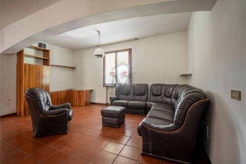 imm_42750-20250506190301-1280-