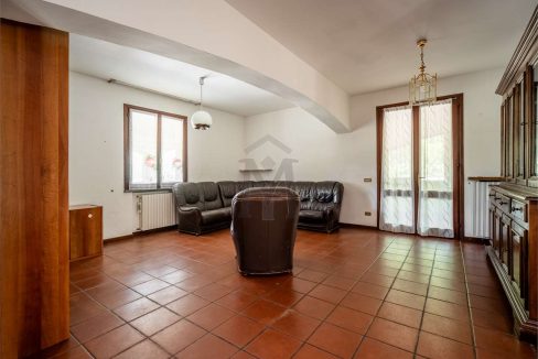 imm_42751-20250506190319-1280-