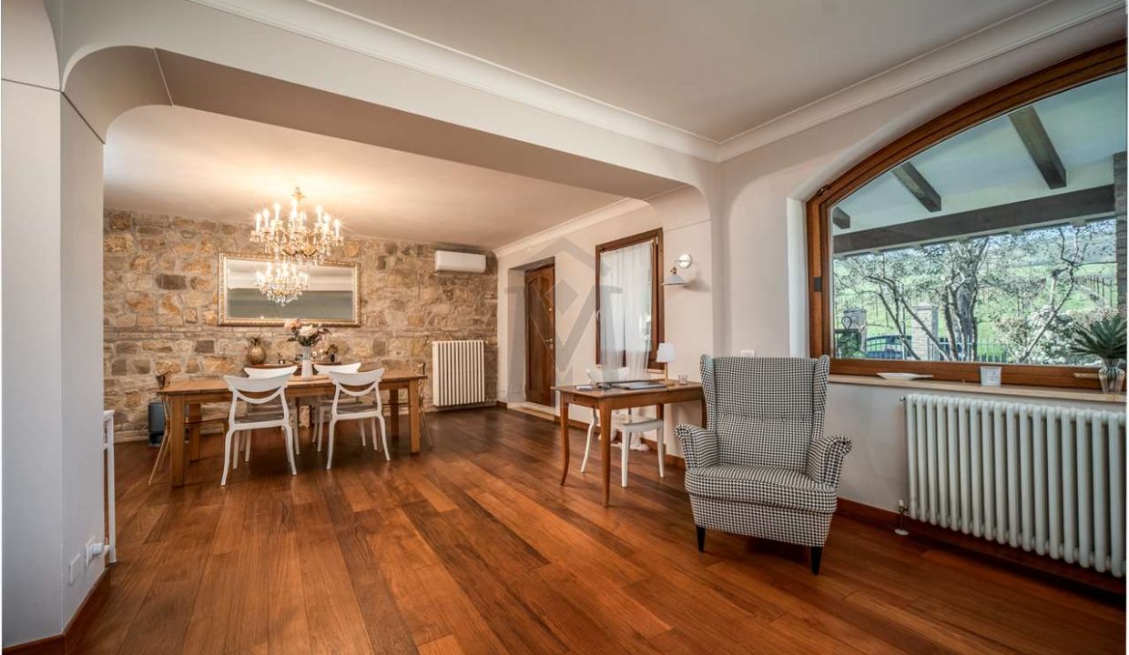 imm_44383-20250801150827-1280-