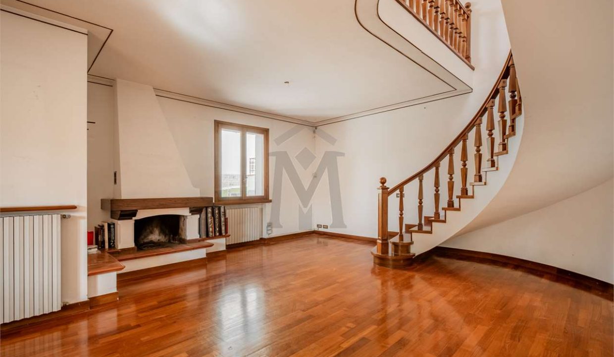 imm_44769-20250910134414-1280-