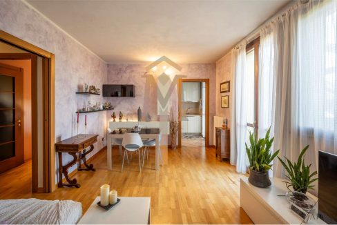 imm_44877-20250918183403-1280-