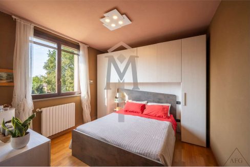 imm_44879-20250918183720-1280-