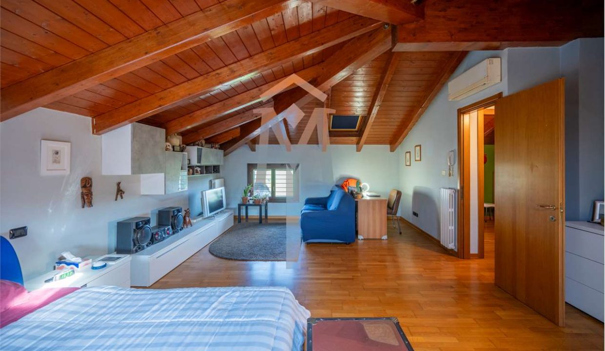 imm_44895-20250918183842-1280-