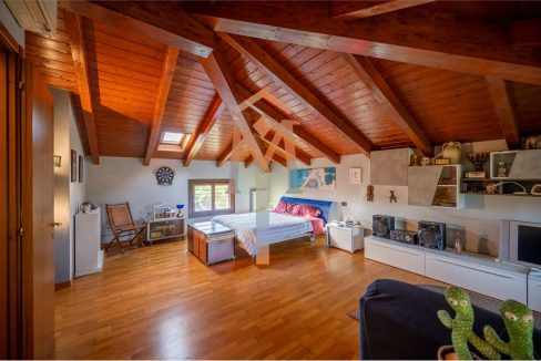 imm_44896-20250918183850-1280-