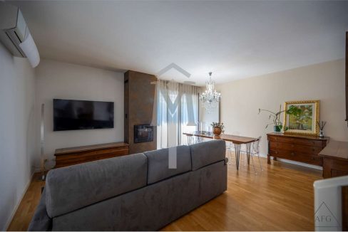 imm_44925-20250919152205-1280-