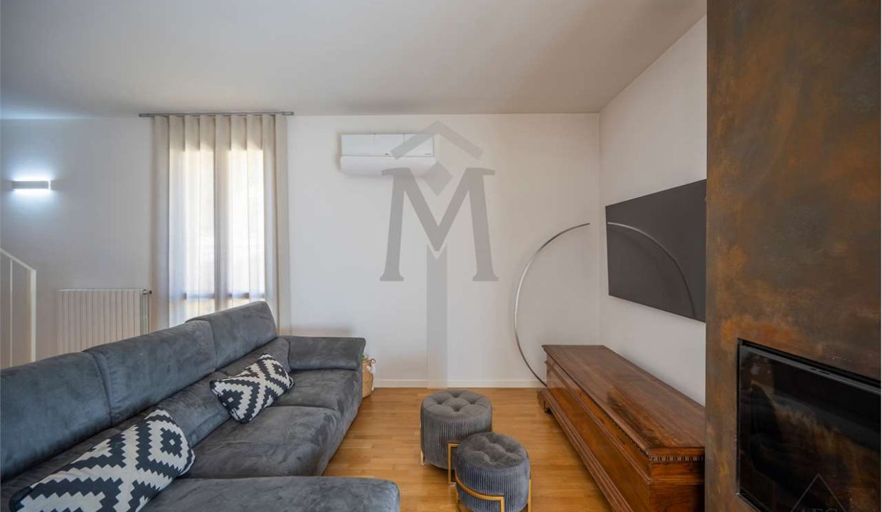 imm_44929-20250919152207-1280-