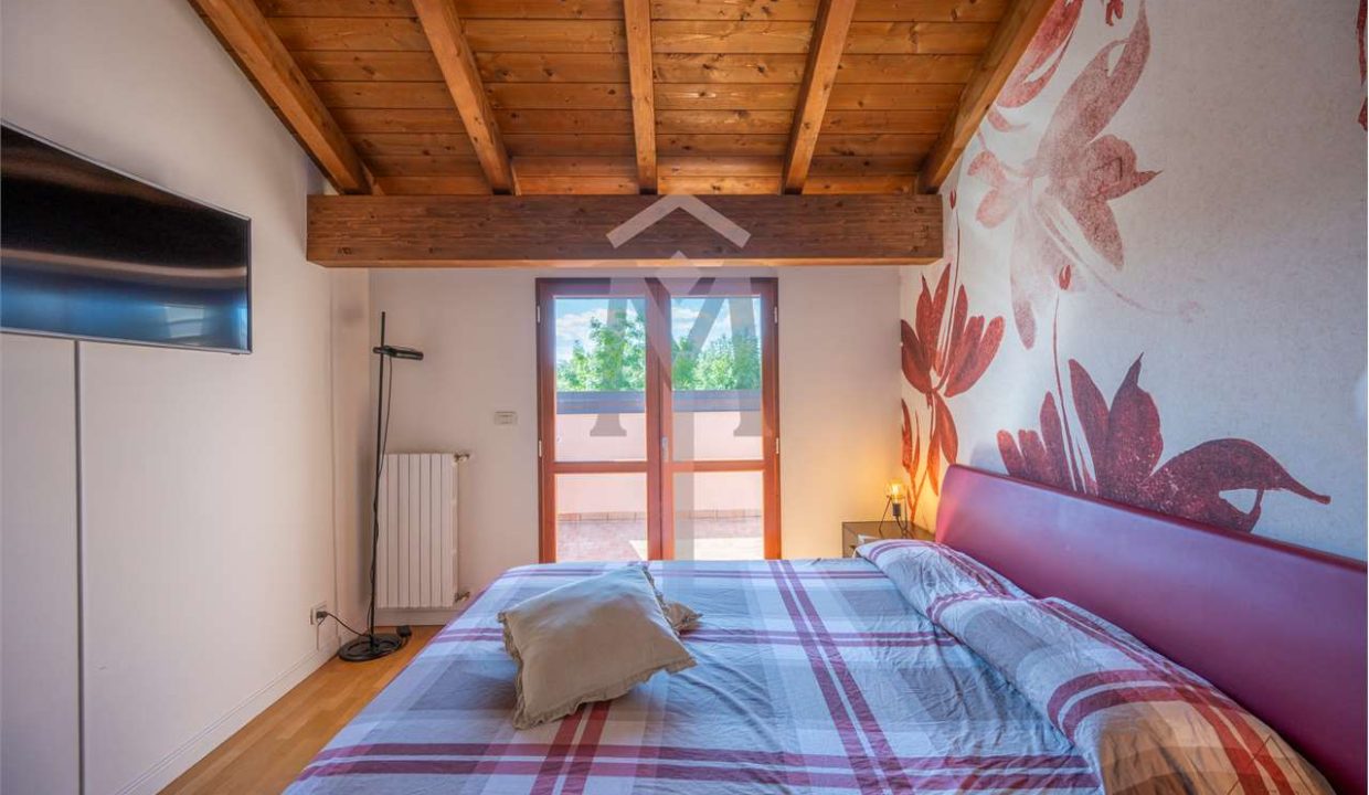 imm_44937-20250919152348-1280-