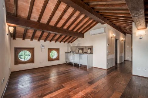 imm_45566-20251009113142-1280-