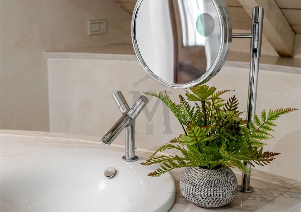 imm_45619-20251009111618-1280