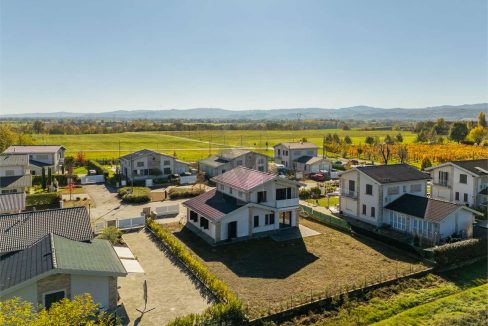 imm_46340-20251106174101-1280-