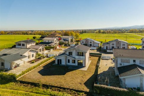 imm_46342-20251106174106-1280-