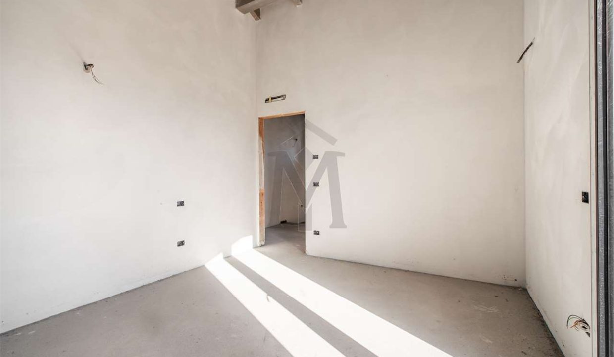 imm_46351-20251106174456-1280-