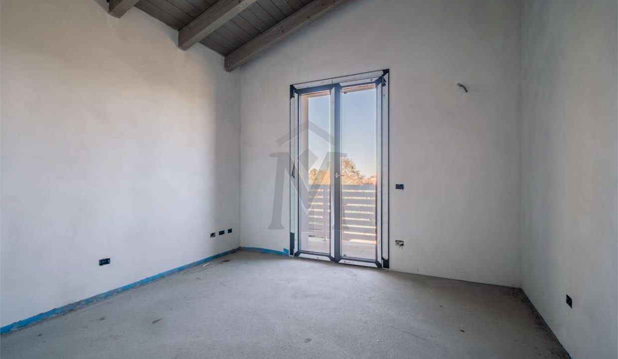 imm_46352-20251106174315-1280-