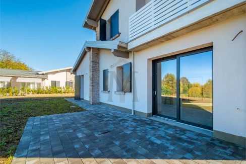 imm_46364-20251106174205-1280-