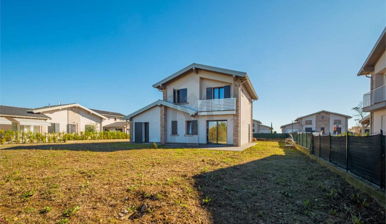 imm_46365-20251106174049-1280-