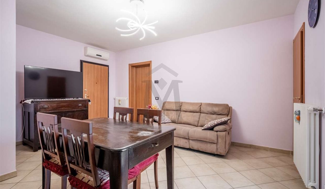 imm_46472-20251110180958-1280-