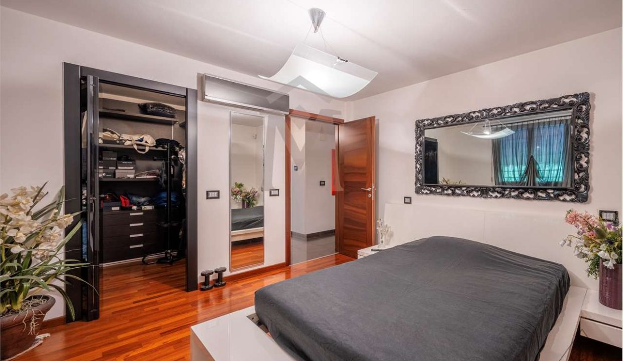 imm_37549-20251013102838-1280-