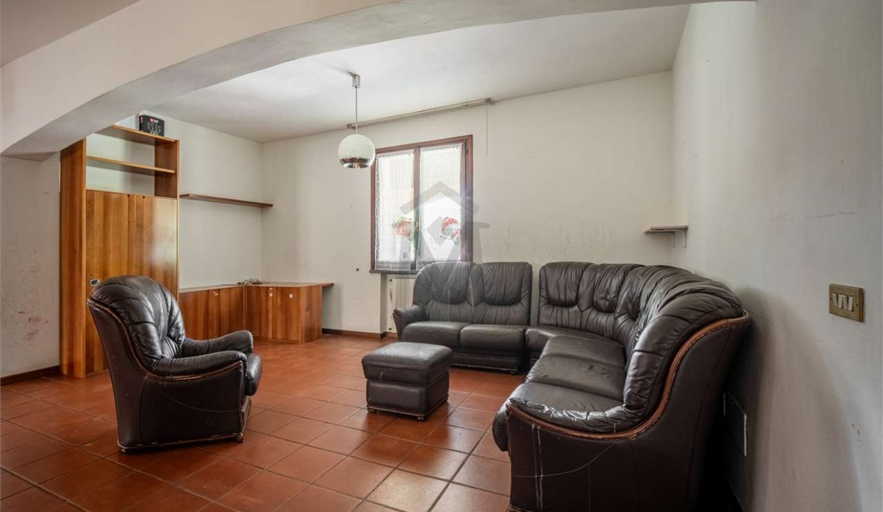 imm_42750-20250506190301-1280-