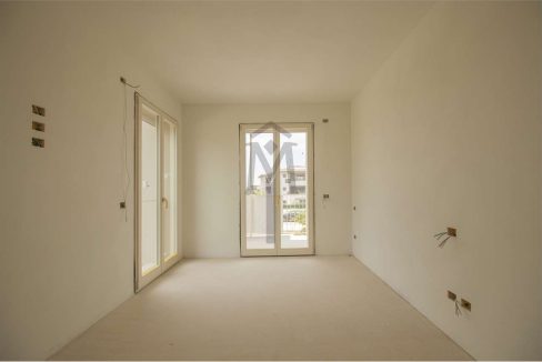 imm_44588-20250806190922-1280-