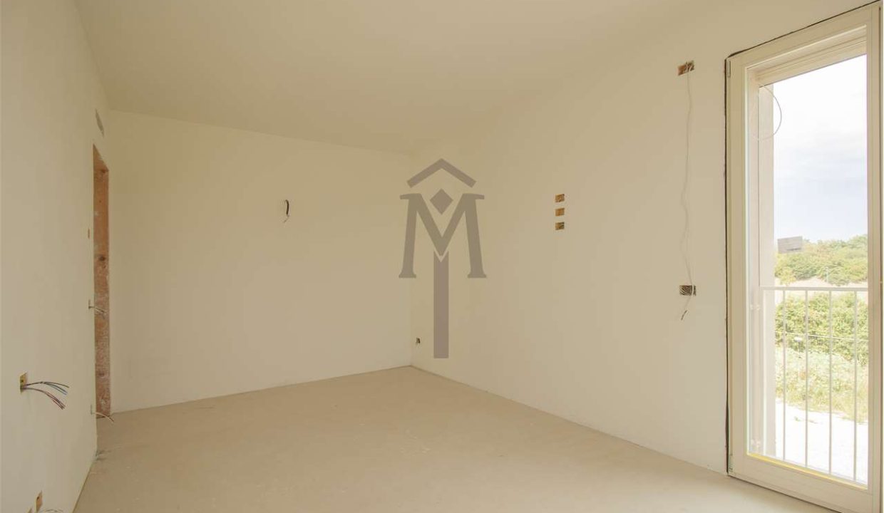 imm_44590-20250806190936-1280-