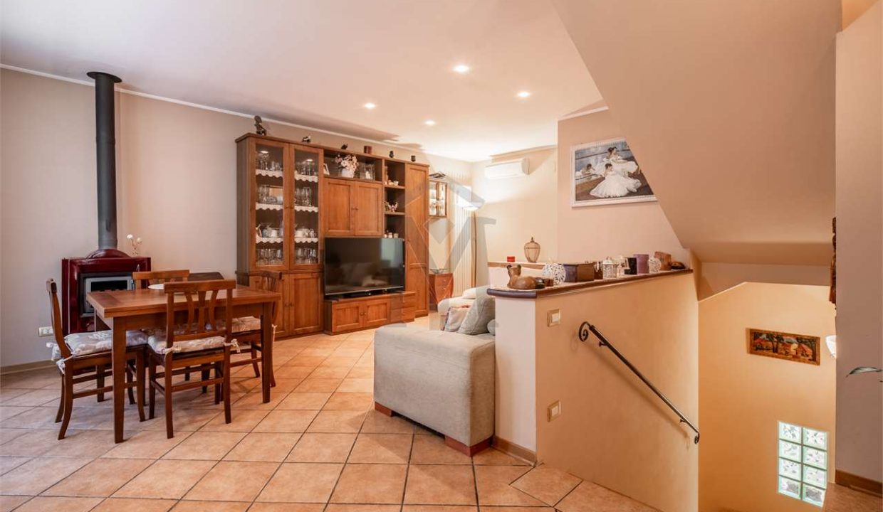 imm_45032-20250922162124-1280-