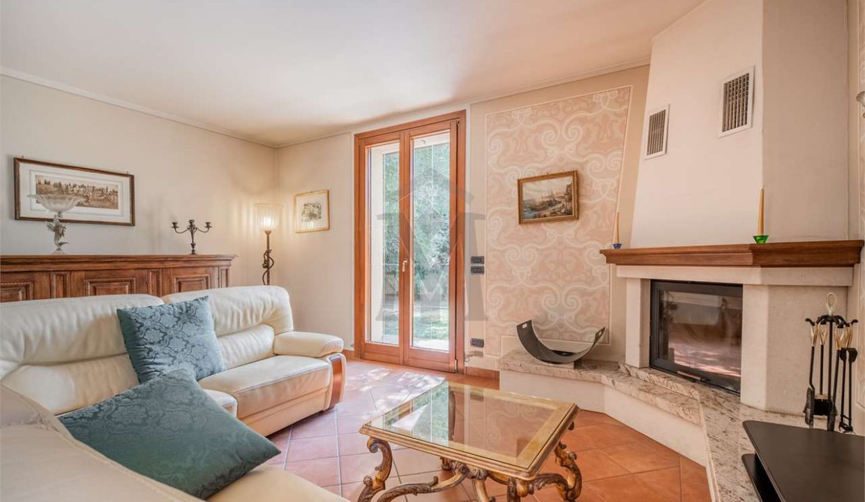 imm_45379-20250929153342-1280-