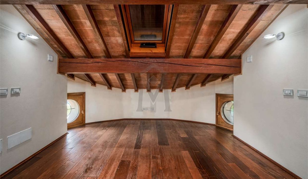 imm_45565-20251009113149-1280-