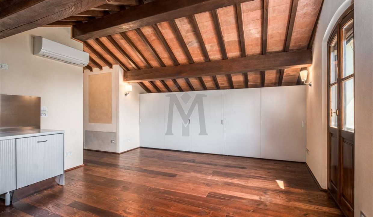 imm_45567-20251009110112-1280-