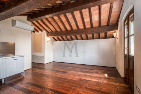 imm_45567-20251009110112-1280-