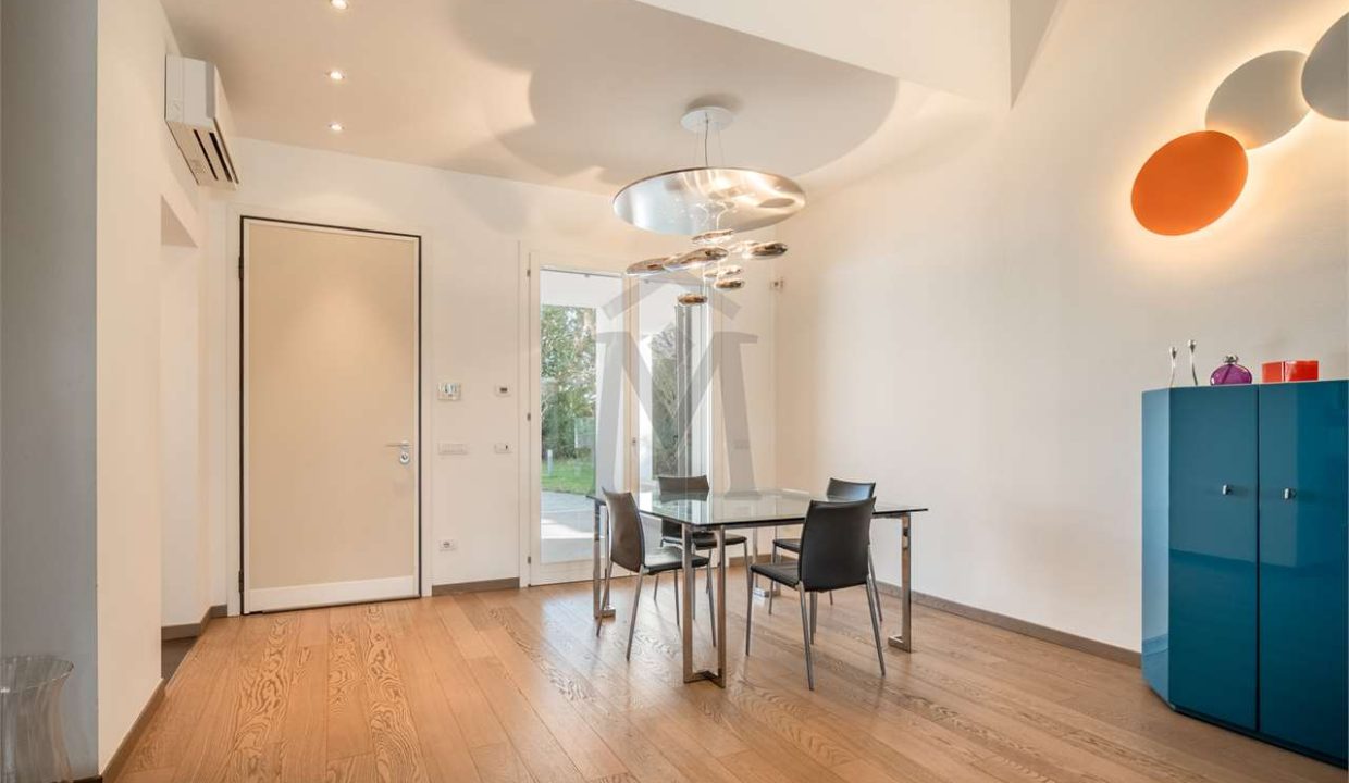 imm_45900-20251016105142-1280-