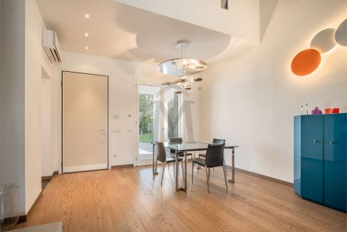 imm_45900-20251016105142-1280-