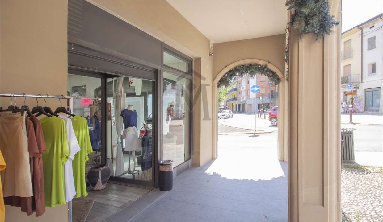 imm_45927-20251017164231-1280-