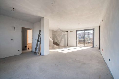 imm_46344-20251106174146-1280-