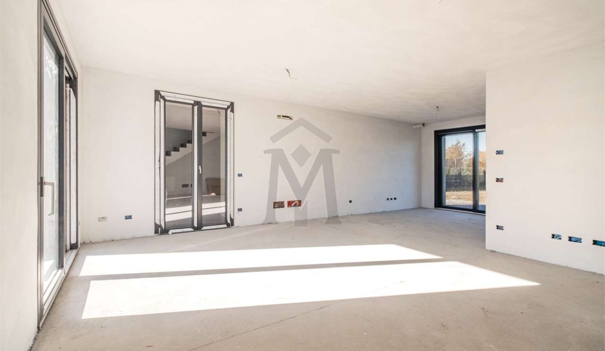 imm_46346-20251106174200-1280-