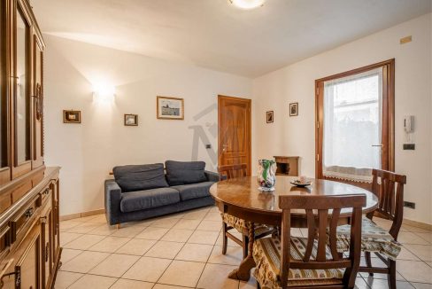 imm_46949-20251203175803-1280-