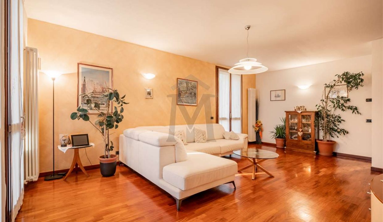 imm_46953-20251202183848-1280-