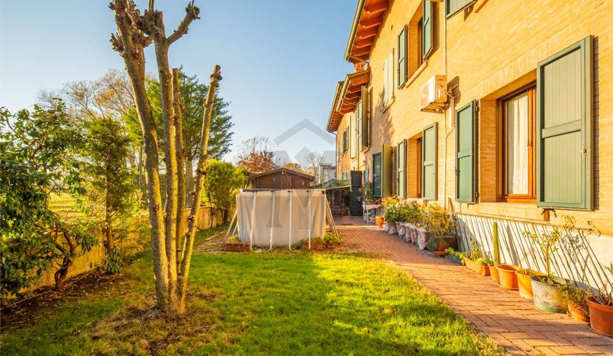 imm_46965-20251202184945-1280-