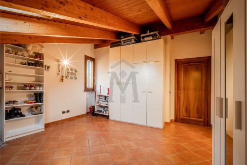 imm_46989-20251202184703-1280-