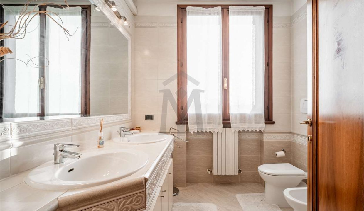 imm_47002-20251202184003-1280-