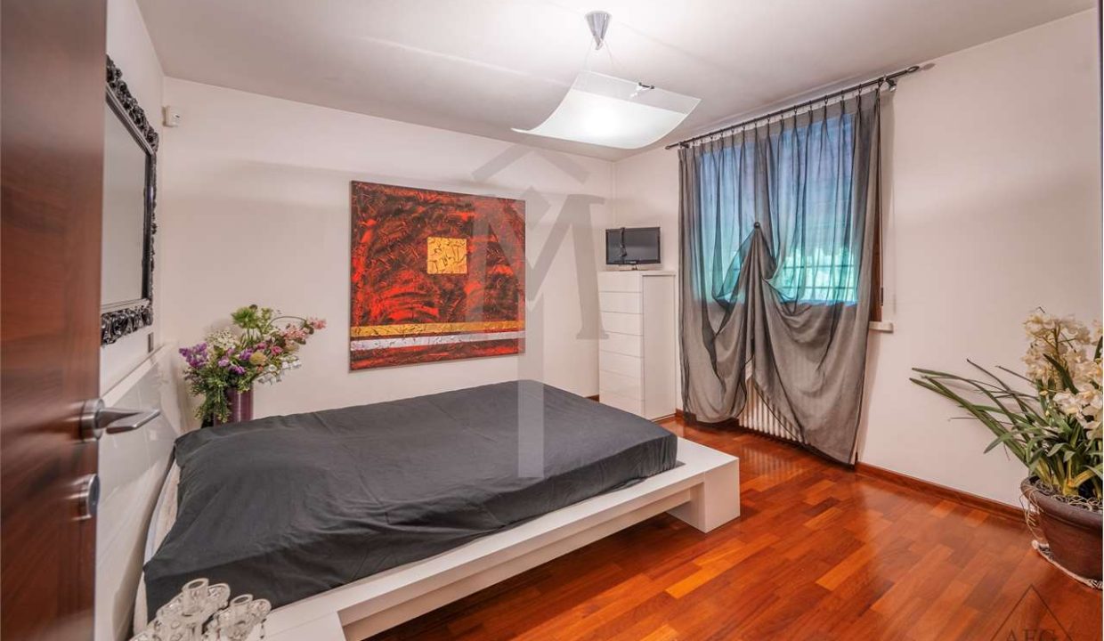 imm_37548-20251013102833-1280-