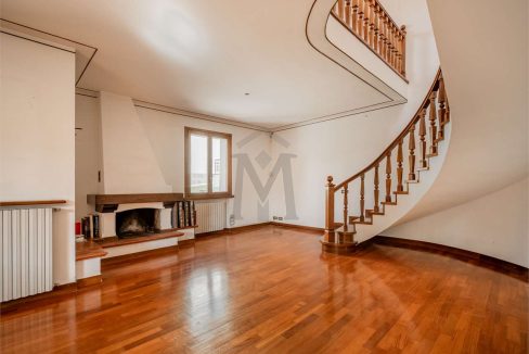 imm_44769-20250910134414-1280-