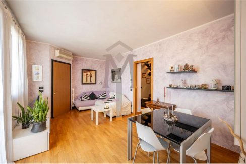 imm_44874-20250918183421-1280-