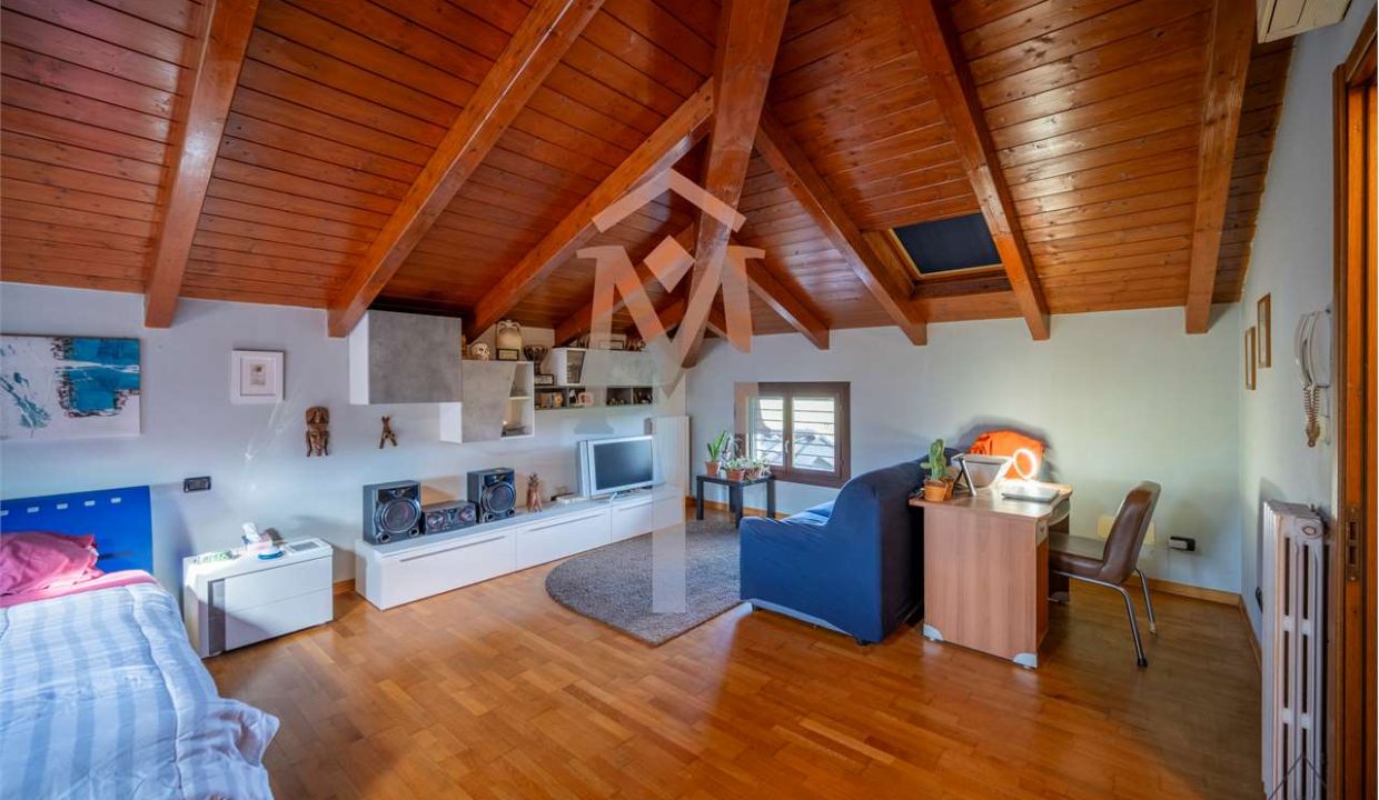 imm_44893-20250918183853-1280-