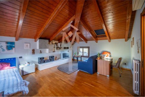 imm_44893-20250918183853-1280-