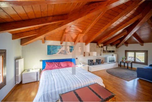 imm_44894-20250918183813-1280-