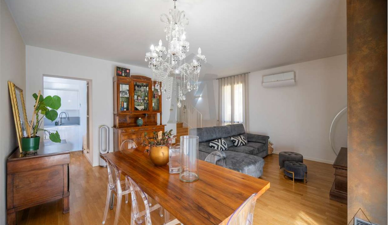 imm_44928-20250919152155-1280-