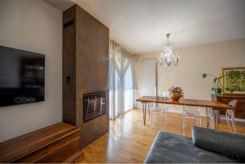 imm_44933-20250919152320-1280-