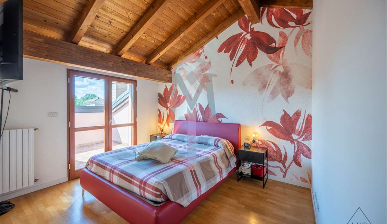 imm_44935-20250919152339-1280-