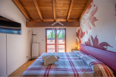 imm_44937-20250919152348-1280-