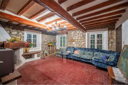 imm_45202-20250926174652-1280-